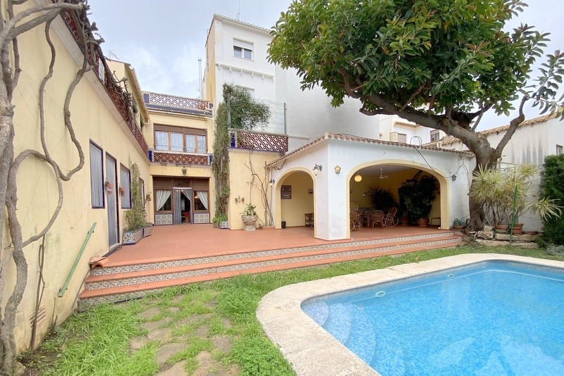 10 bed Townhouse in Pedreguer