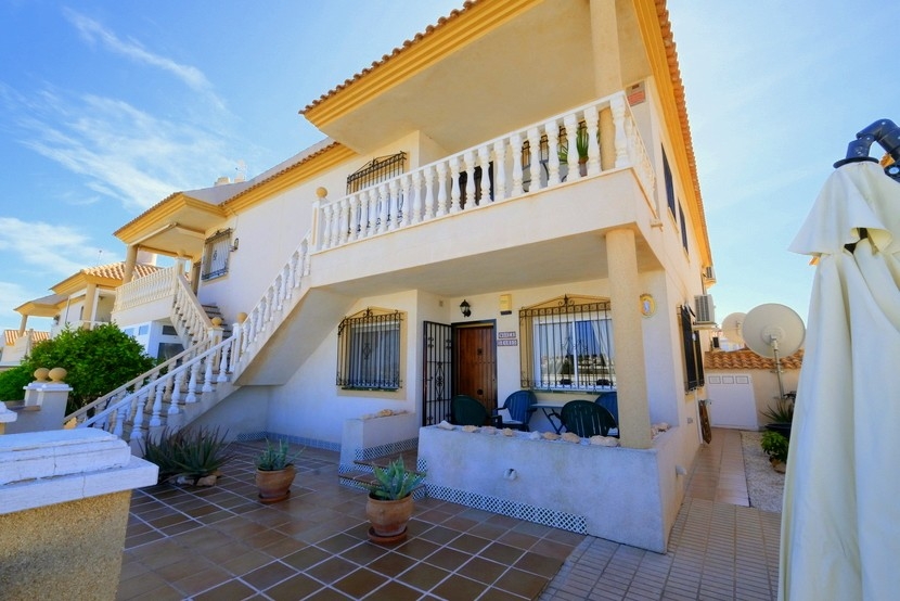 2 bed Apartment in Cabo Roig