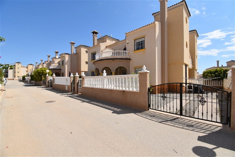 3 bed Townhouse in Cabo Roig