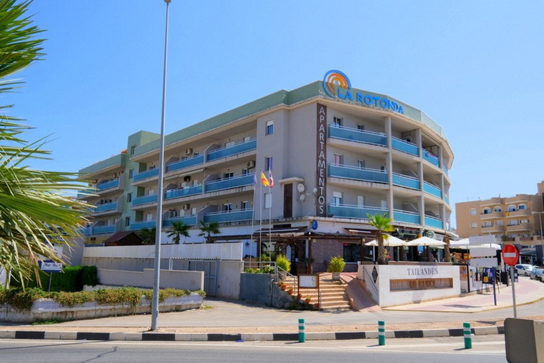 2 bed Apartment in Cabo Roig