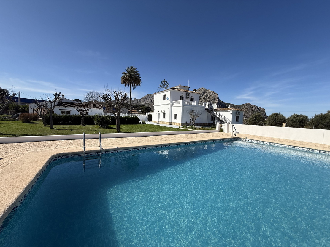 6 bed Villa in Ondara