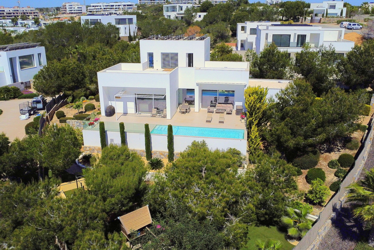 4 bed Villa in Las Colinas Golf