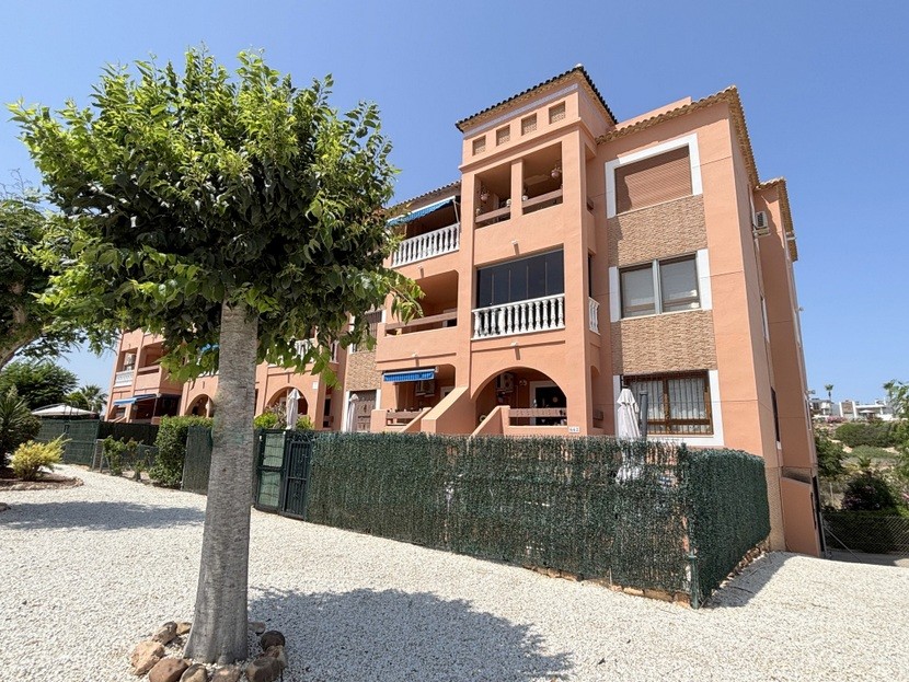 2 bed Apartment in Villamartin
