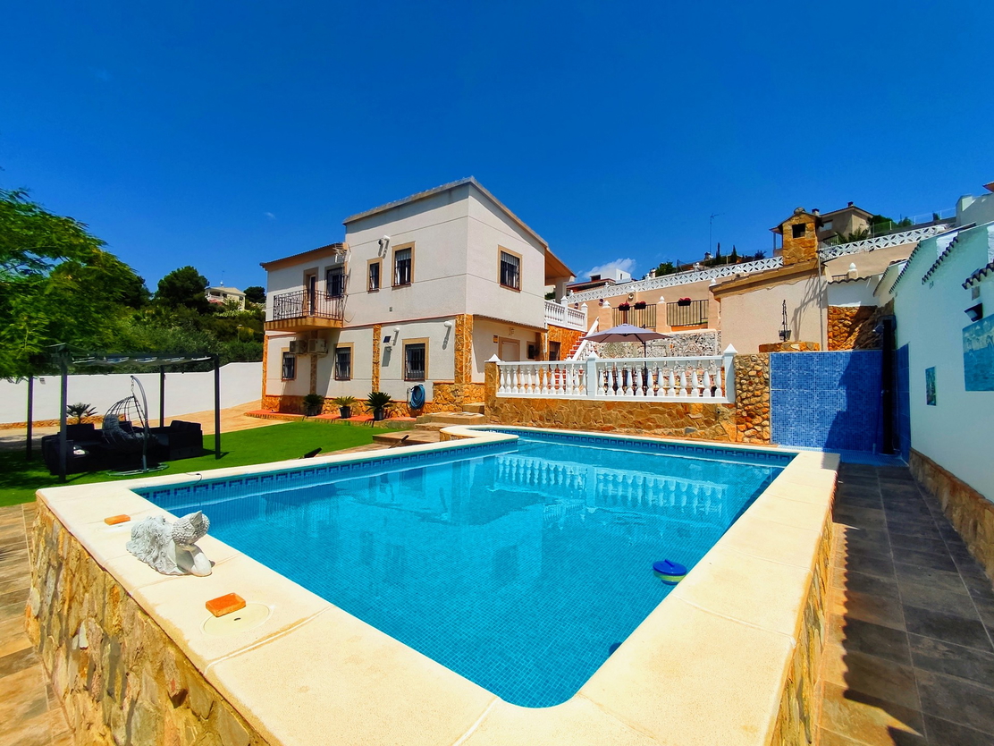6 bed Villa in Turis