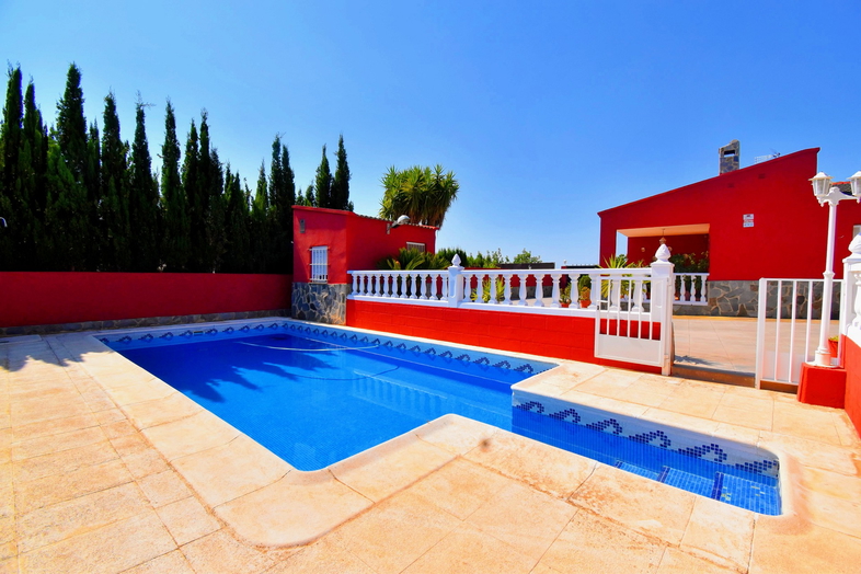 3 bed Villa in Montroy